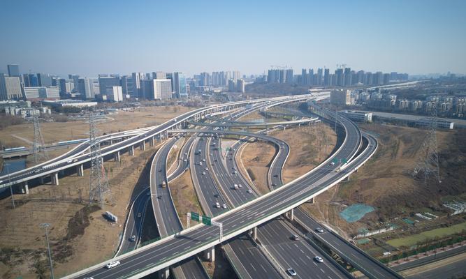 《探索未来都市，打造你的跨越星弧之旅》（详细攻略指南）